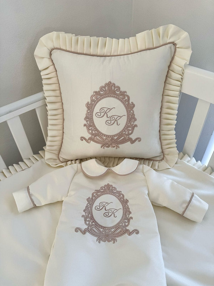 Three-Piece Crest Frame Set