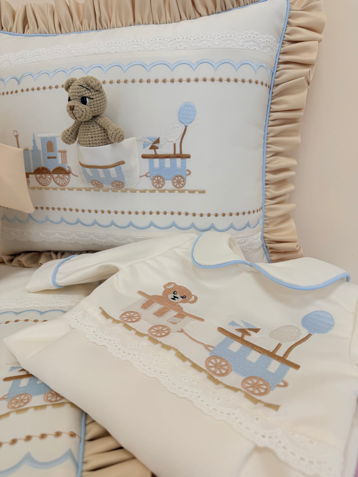 Train Teddy 5-Piece Bedding Set