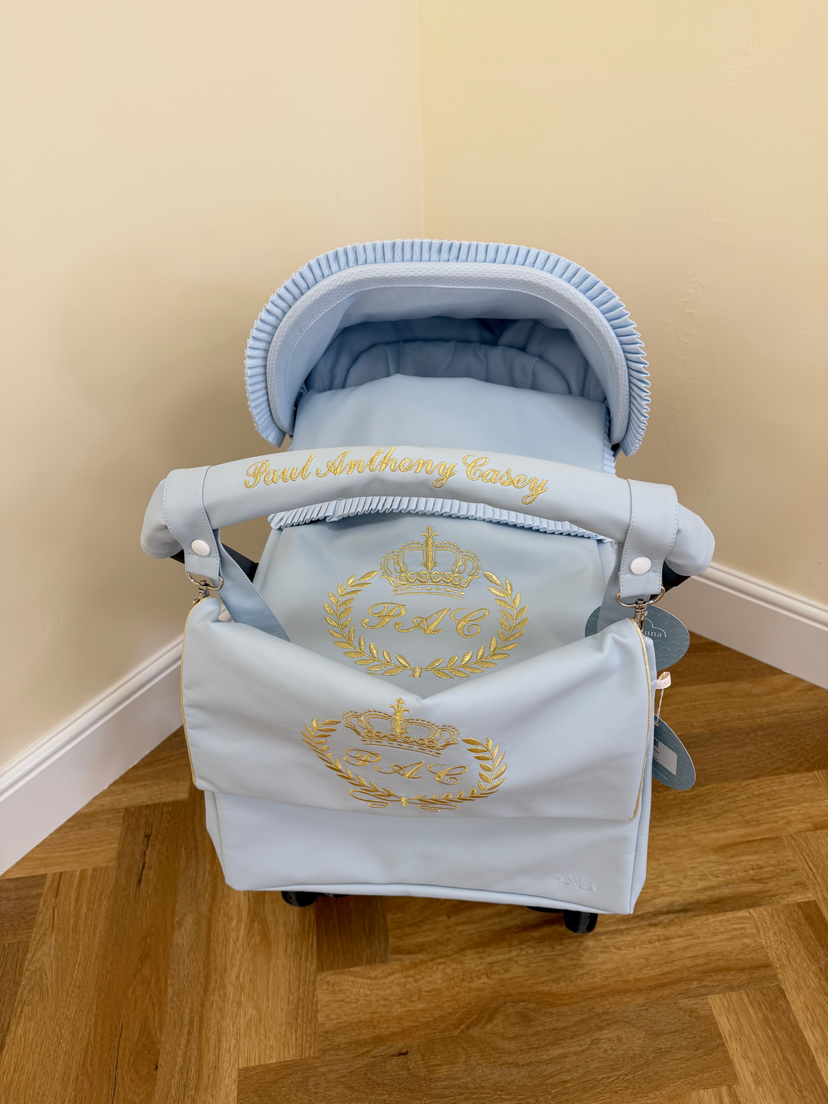 The Crest Crown Set 2