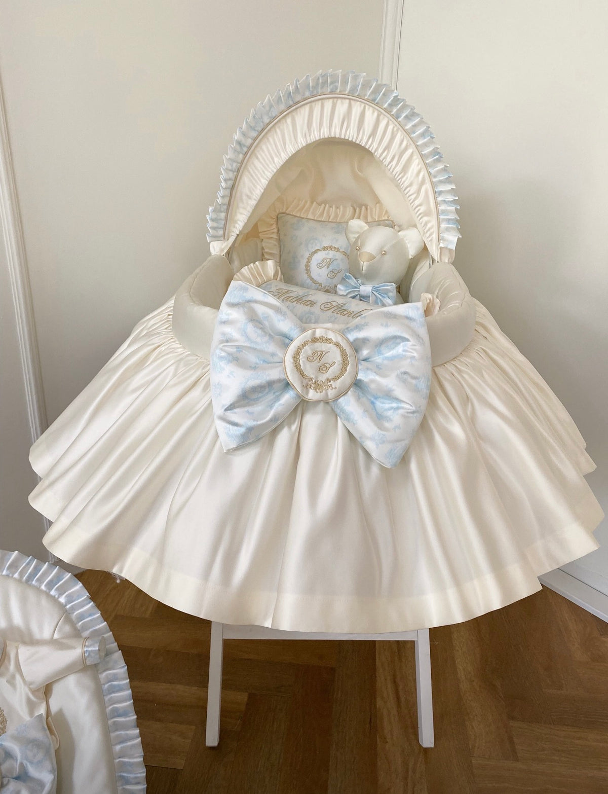 Cherub Toile Hooded Half Skirt Crib Set
