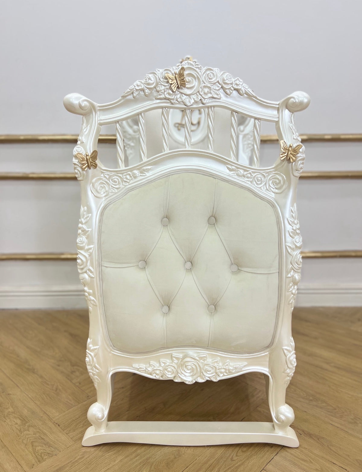 The Saint Roses Cradle With Drawers