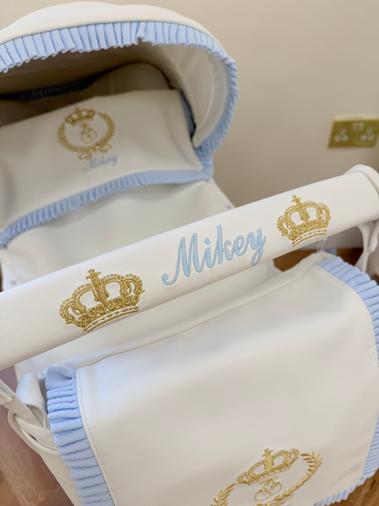 The Crest Crown Boxing Gloves Set