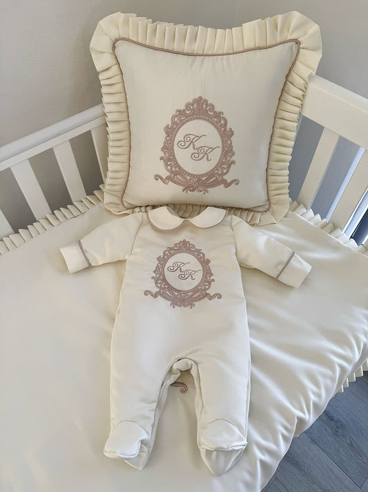 Three-Piece Crest Frame Set