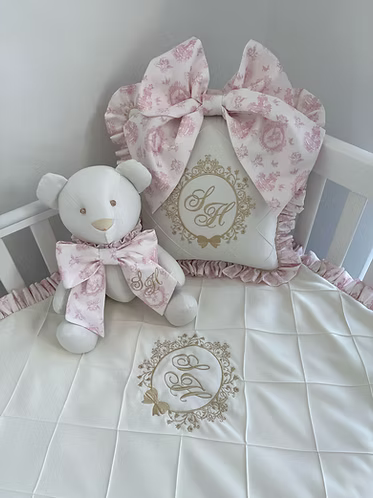 4-piece Cherub toile Set