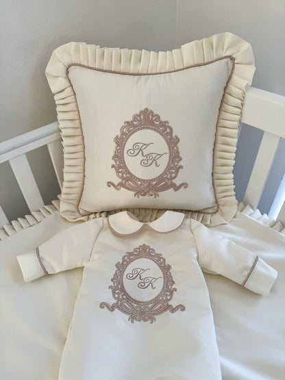Three-Piece Crest Frame Set