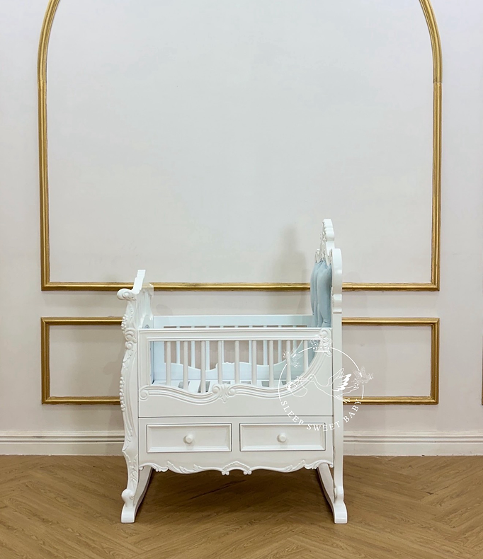 The Saint Cradle With Drawers