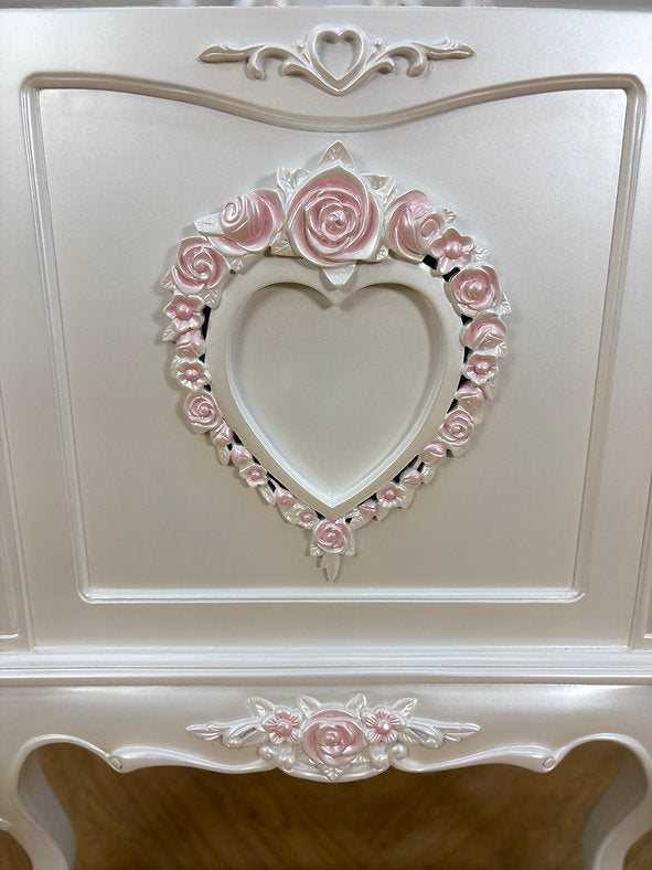 Sweetheart Cradle