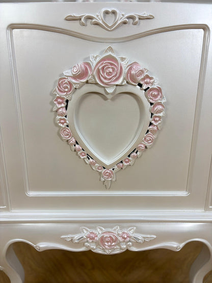 Sweetheart Cradle
