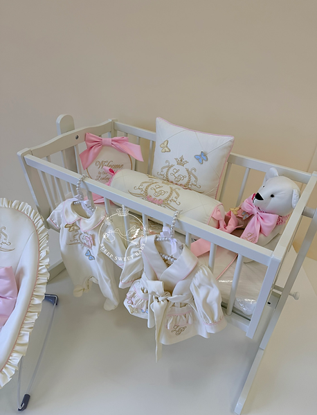 Butterflies and Ruffles 8-piece Set