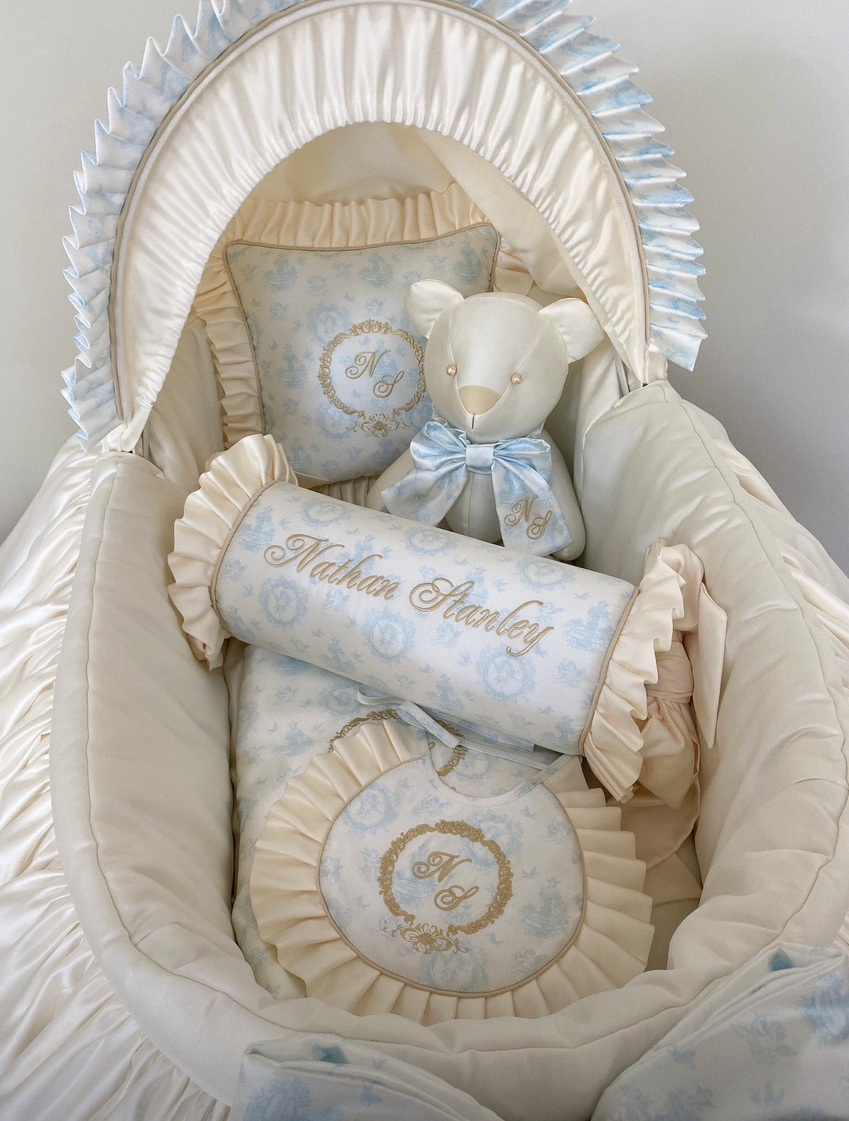 Cherub Toile Hooded Half Skirt Crib Set
