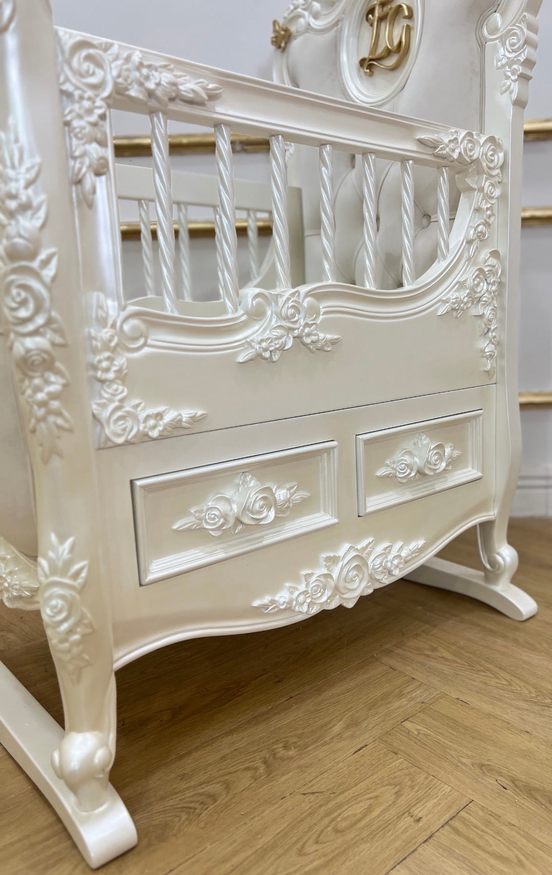 The Saint Roses Cradle With Drawers