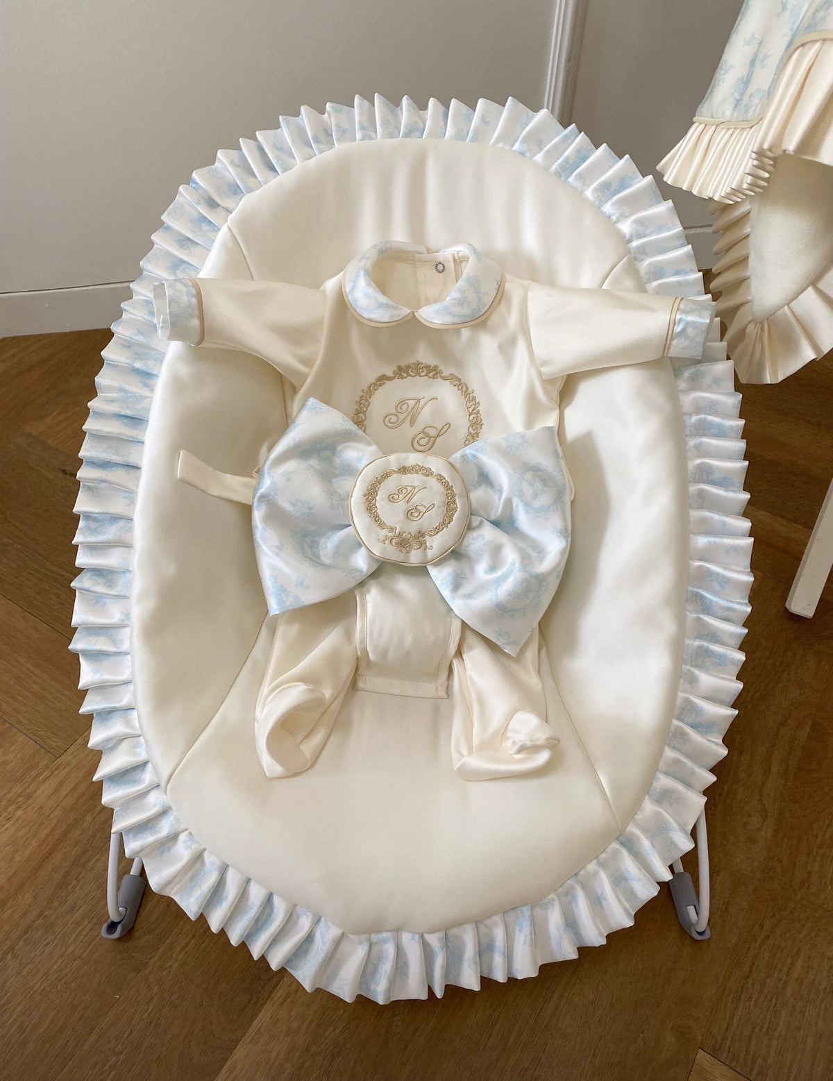 Cherub Toile Bouncer Boy