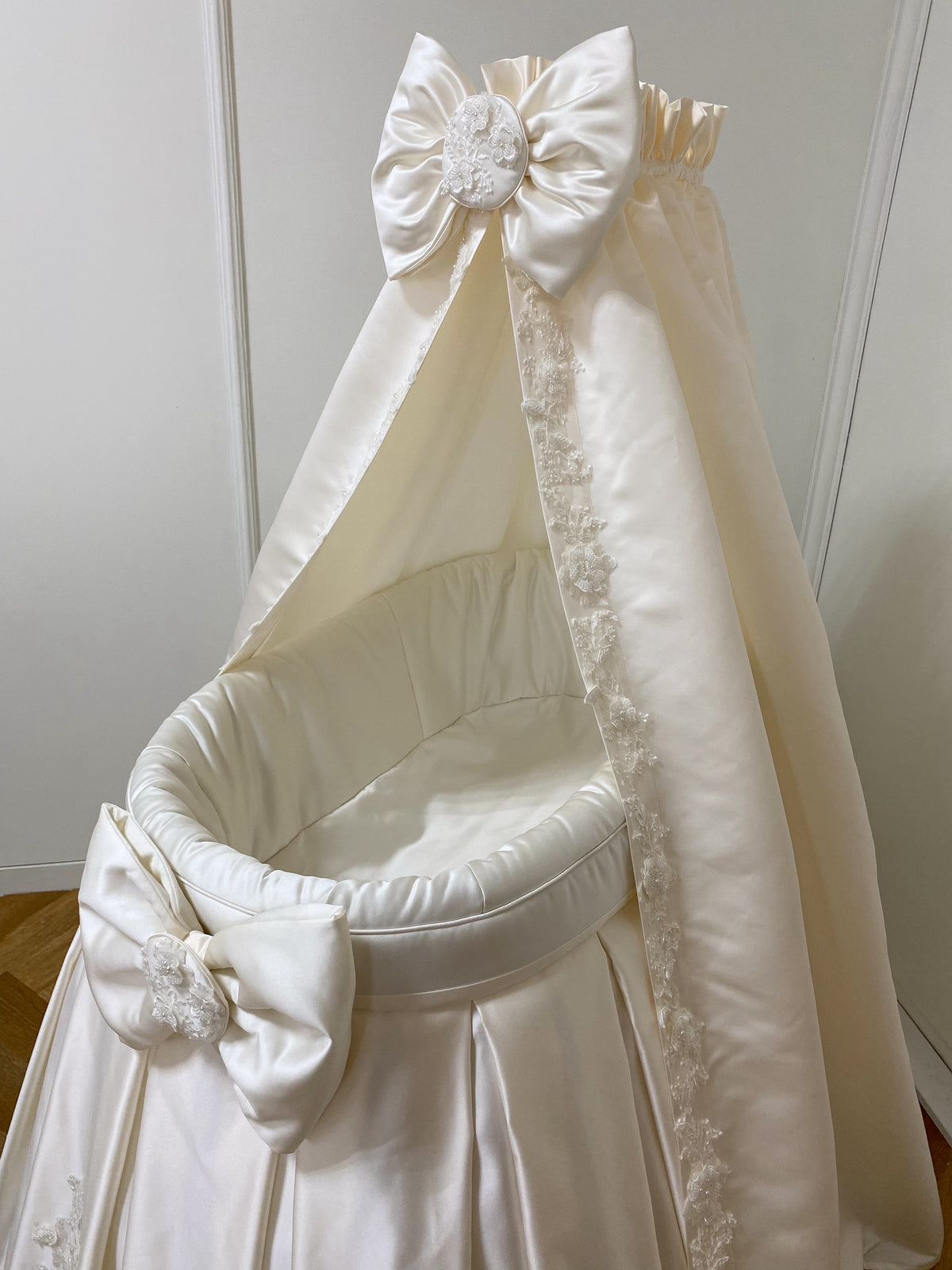 Lace Full Skirt Canopy Crib